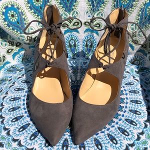 Size 10 Liz Claiborne heels.